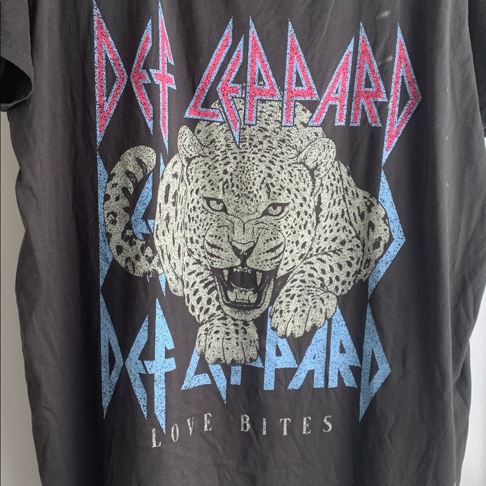 Def Leppard Men's "Love Bites" Graphic T-Shirt Size XL - Picture 3 of 5